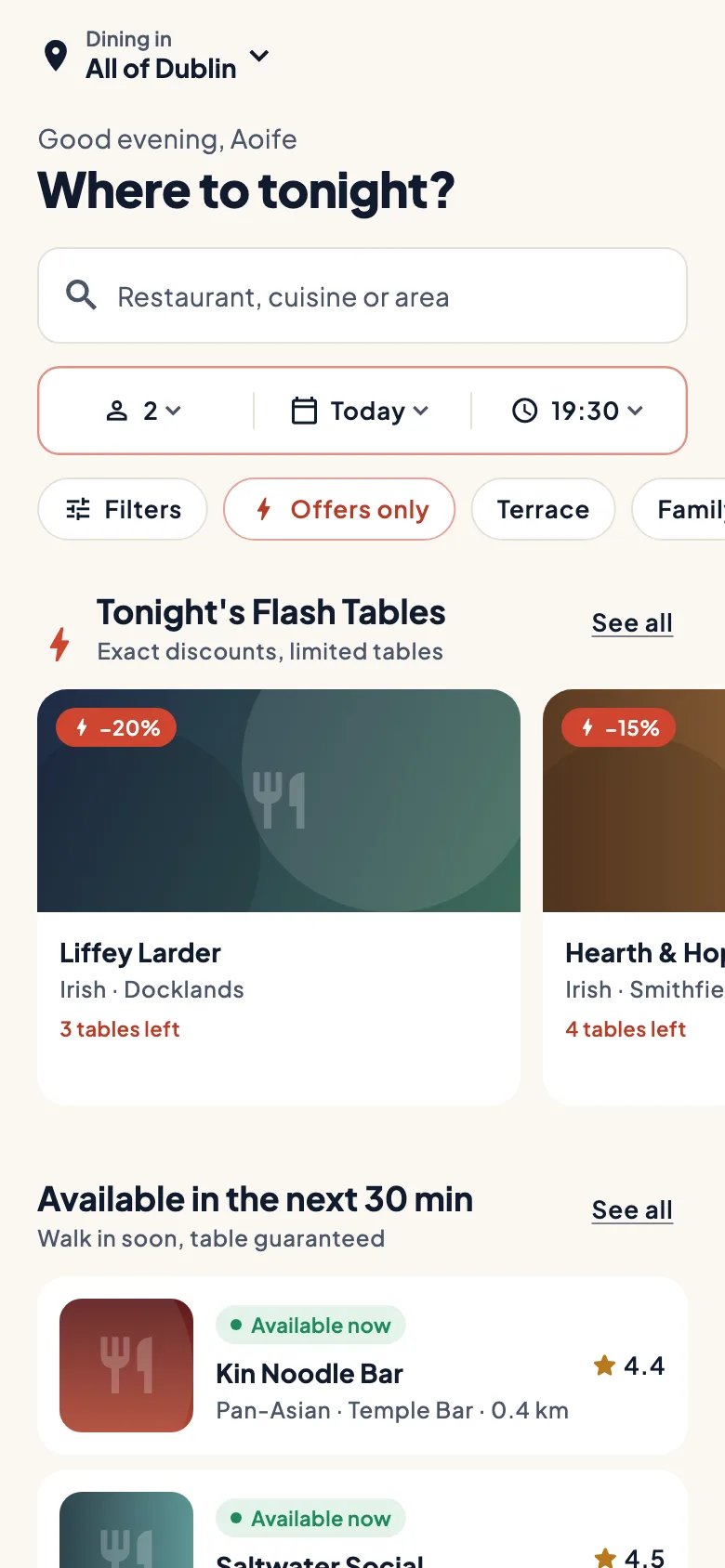 The LastTable Discover screen: tonight's Flash Tables with discounts and tables left, and restaurants available in the next 30 minutes